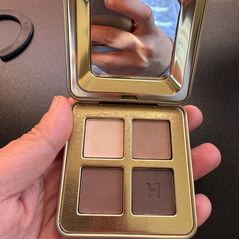 Hourglass Quad Eyeshadow Palette - minimalist